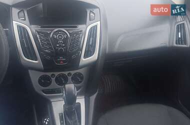 Седан Ford Focus 2014 в 