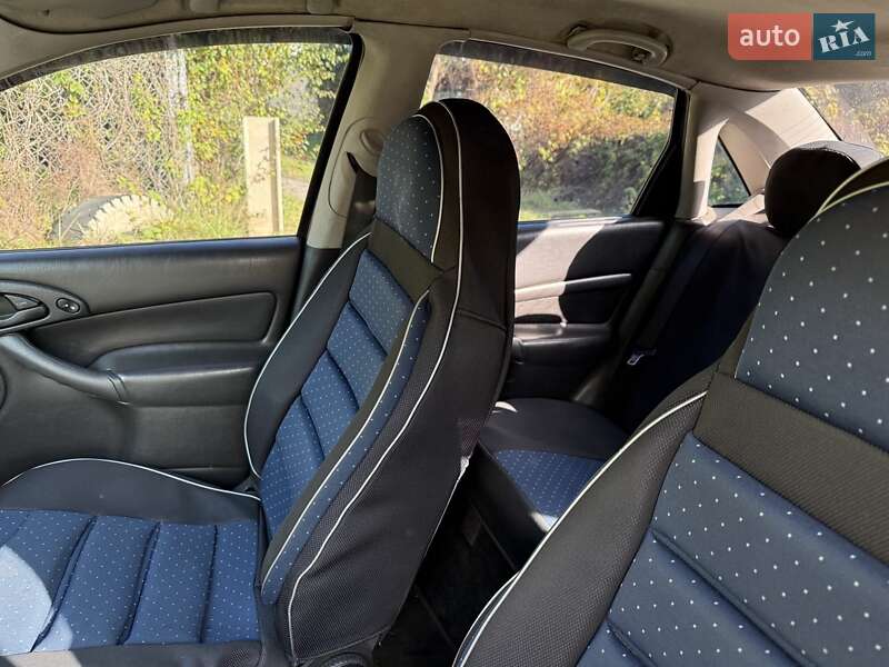 Седан Ford Focus 2003 в Киеве