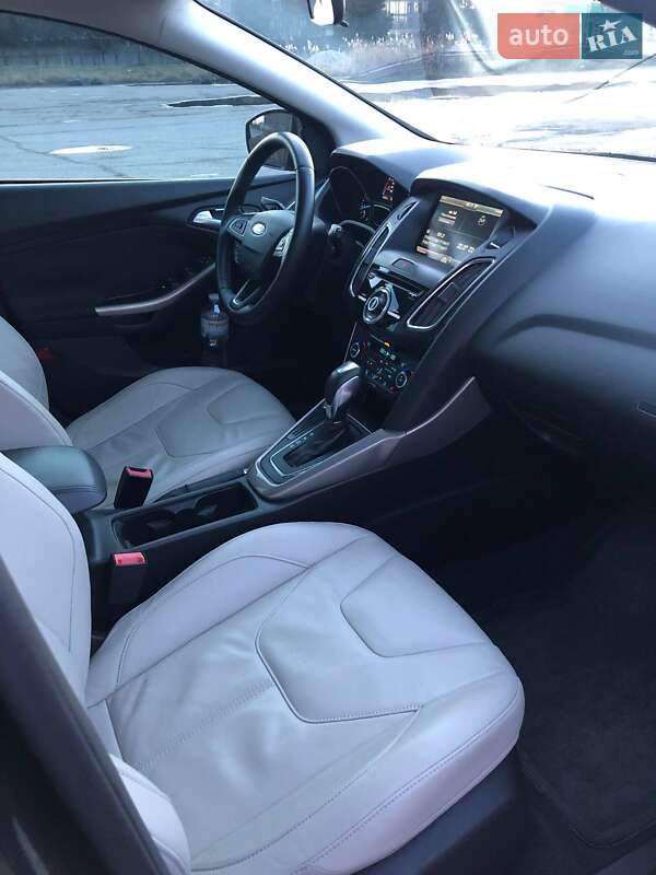 Хэтчбек Ford Focus 2015 в Киеве