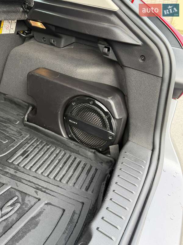 Хэтчбек Ford Focus 2014 в Днепре
