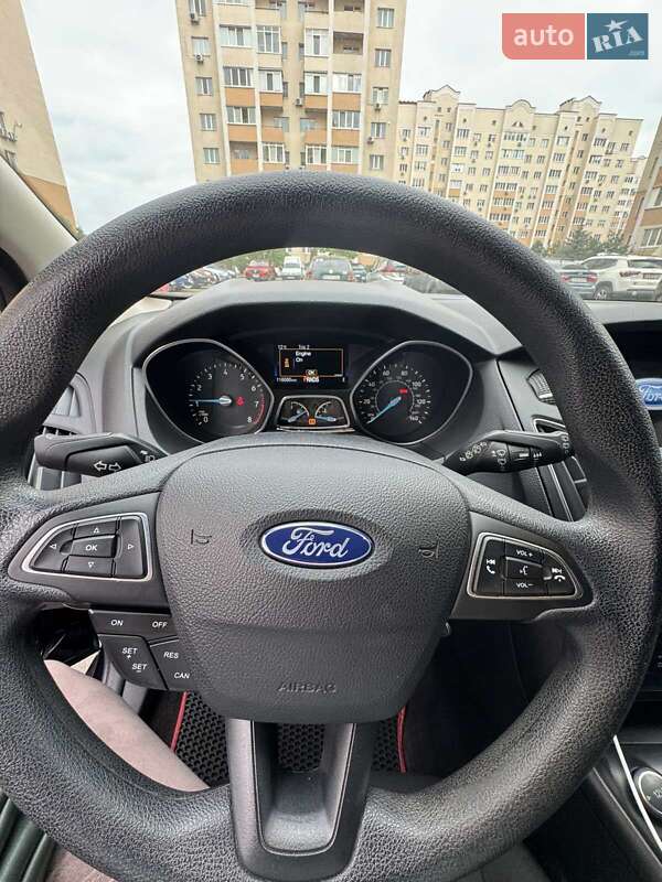 Хетчбек Ford Focus 2017 в Софіївській Борщагівці