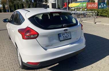 Хэтчбек Ford Focus 2015 в 