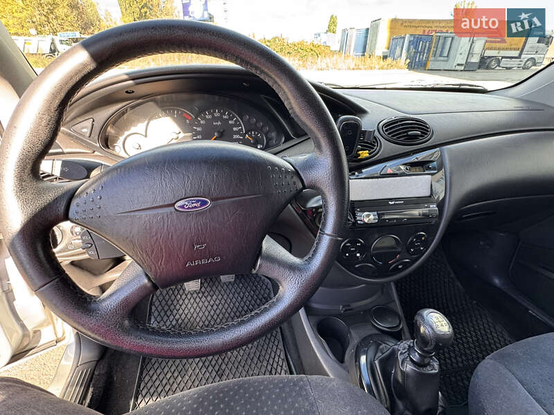 Хэтчбек Ford Focus 2002 в Киеве