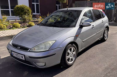 Хэтчбек Ford Focus 2002 в 