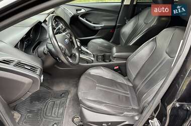 Хэтчбек Ford Focus 2012 в 
