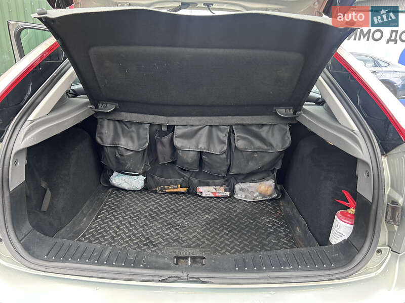 Хэтчбек Ford Focus 2009 в Хмельницком
