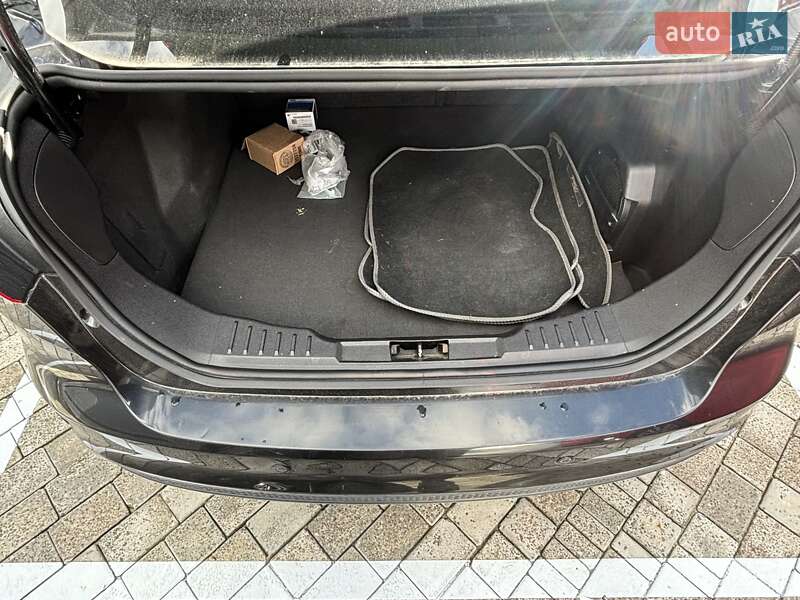 Седан Ford Focus 2015 в Львові