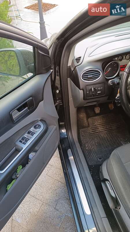 Хэтчбек Ford Focus 2008 в Калиновке