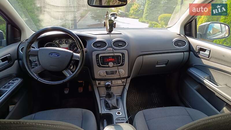 Хэтчбек Ford Focus 2008 в Калиновке