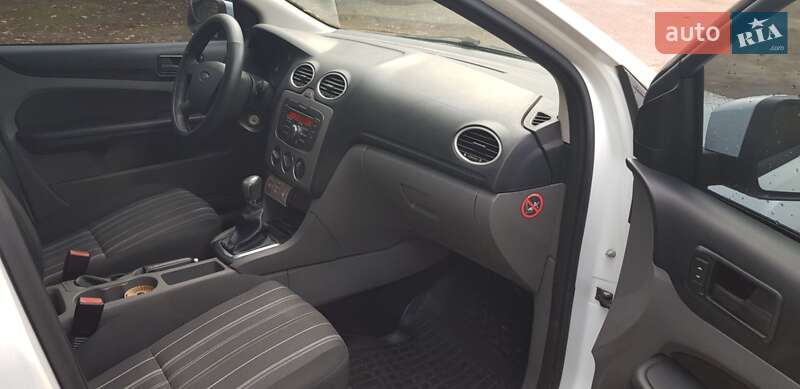 Хэтчбек Ford Focus 2010 в Буче