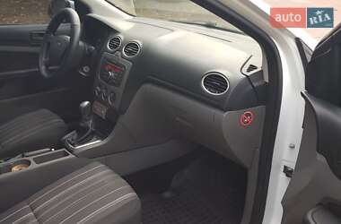 Хетчбек Ford Focus 2010 в 