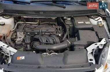 Хетчбек Ford Focus 2010 в 
