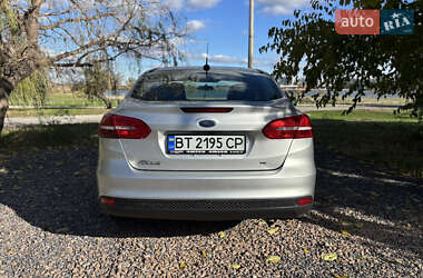 Седан Ford Focus 2015 в 