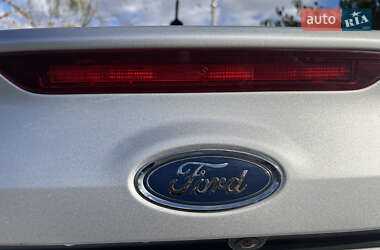 Седан Ford Focus 2015 в 