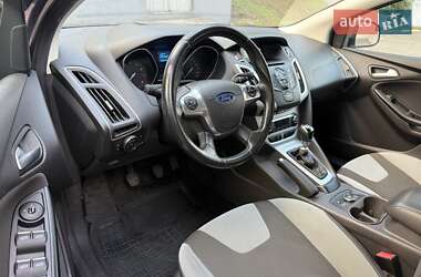 Хетчбек Ford Focus 2013 в 