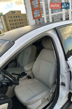 Седан Ford Focus 2012 в 