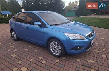 Хэтчбек Ford Focus 2010 в 