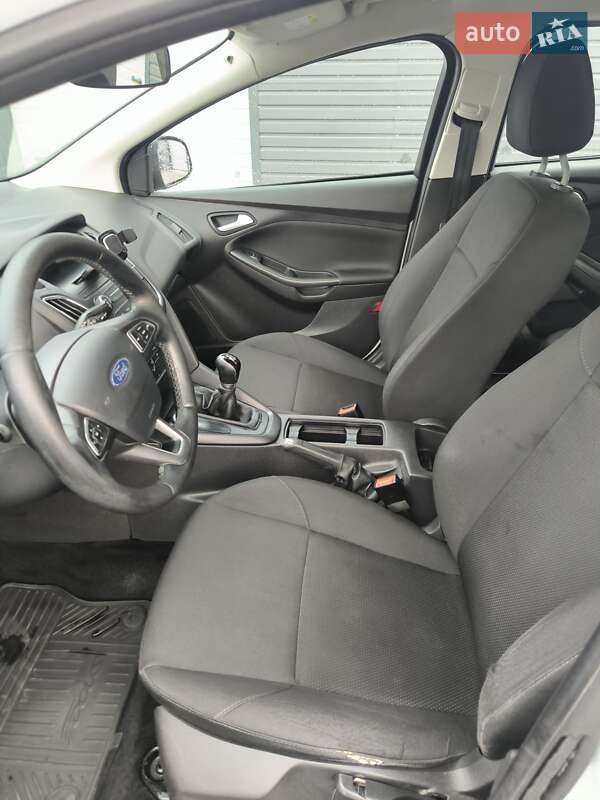 Универсал Ford Focus 2017 в Киеве фото 10 Универсал Ford Focus 2017 в Киеве