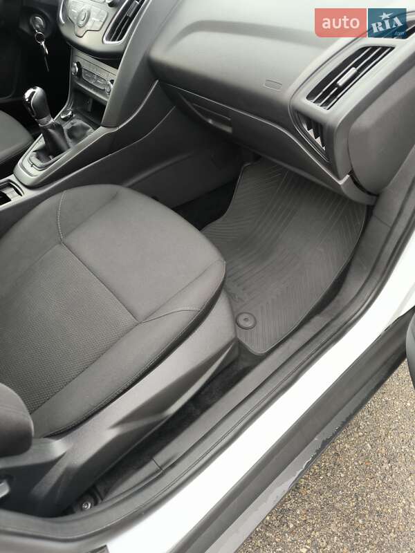 Универсал Ford Focus 2017 в Киеве фото 15 Универсал Ford Focus 2017 в Киеве