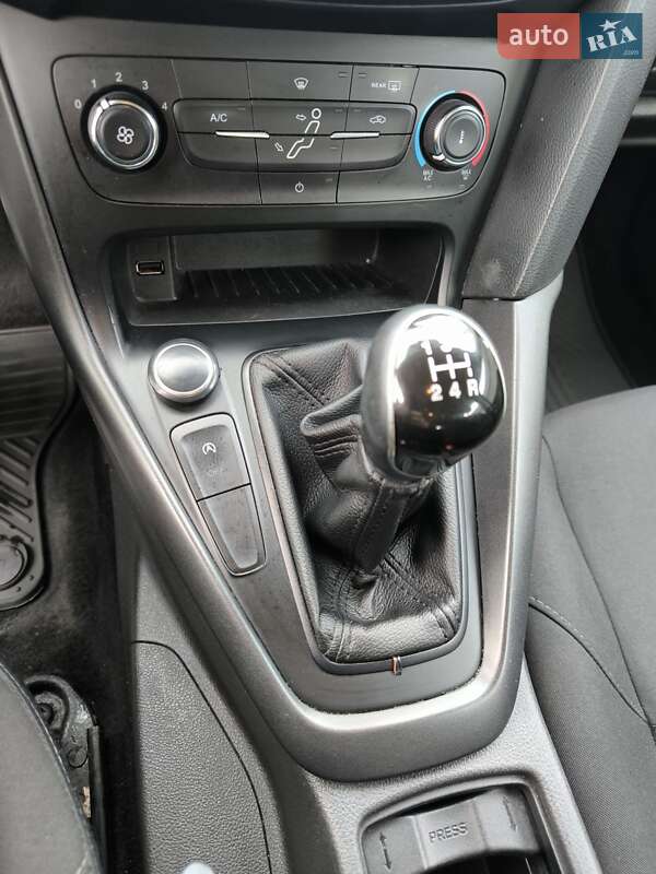 Универсал Ford Focus 2017 в Киеве фото 20 Универсал Ford Focus 2017 в Киеве