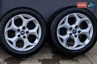 Седан Ford Focus 2011 в 