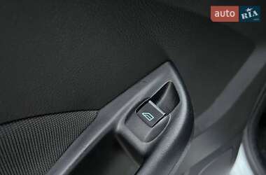 Хэтчбек Ford Focus 2013 в 