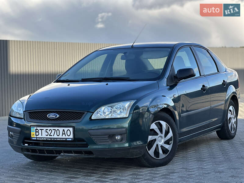 Седан Ford Focus 2005 в  фото Седан Ford Focus 2005 в