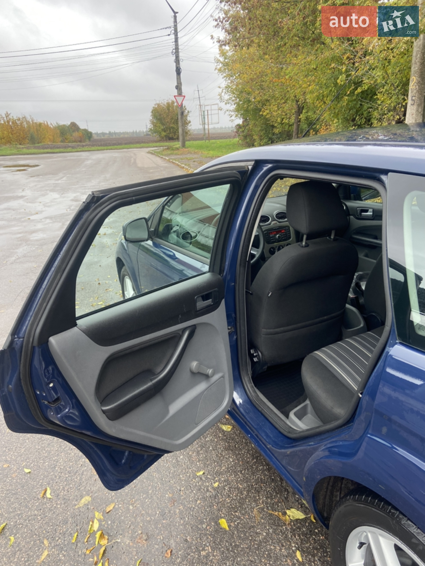 2010 Ford Focus - мініатюра 4