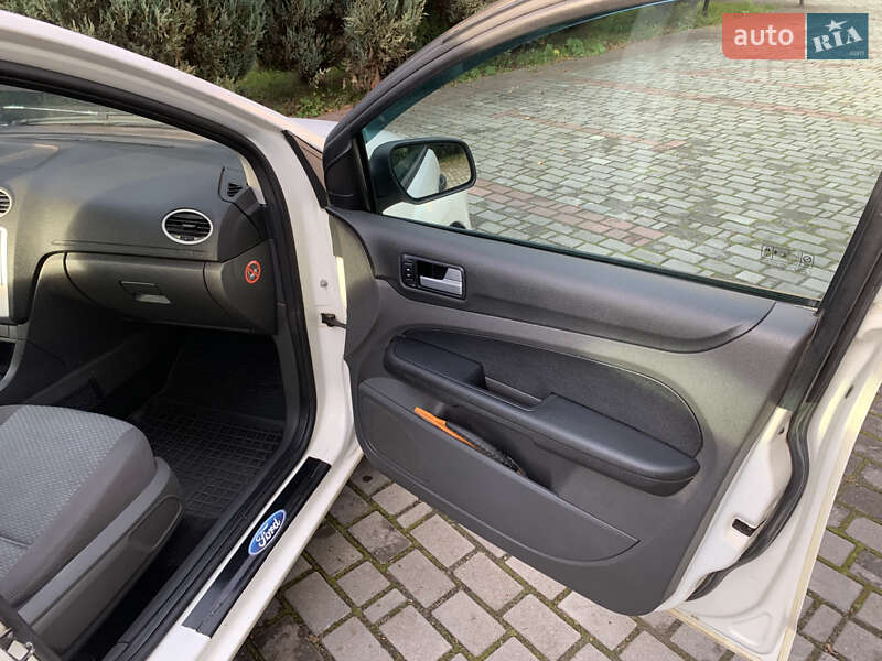 Универсал Ford Focus 2006 в Самборе фото 11 Универсал Ford Focus 2006 в Самборе