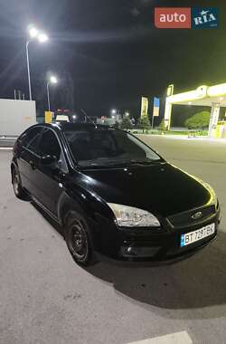 Хэтчбек Ford Focus 2007 в Киеве