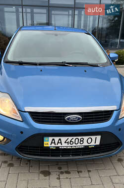 Хэтчбек Ford Focus 2010 в 
