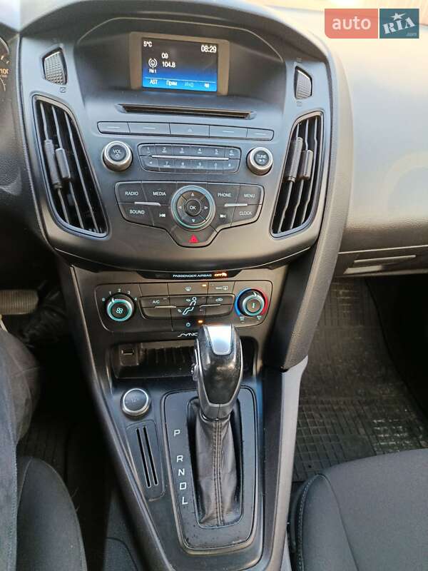 Седан Ford Focus 2015 в Стрию