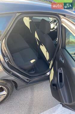 Хэтчбек Ford Focus 2015 в 
