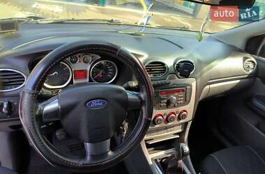 Седан Ford Focus 2010 в  фото 6 Седан Ford Focus 2010 в