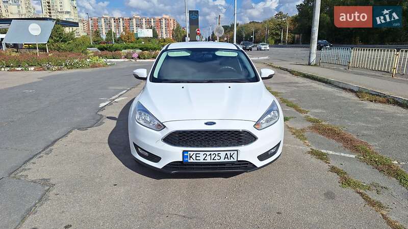 Седан Ford Focus 2015 в Дніпрі
