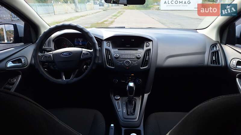 Седан Ford Focus 2015 в Дніпрі