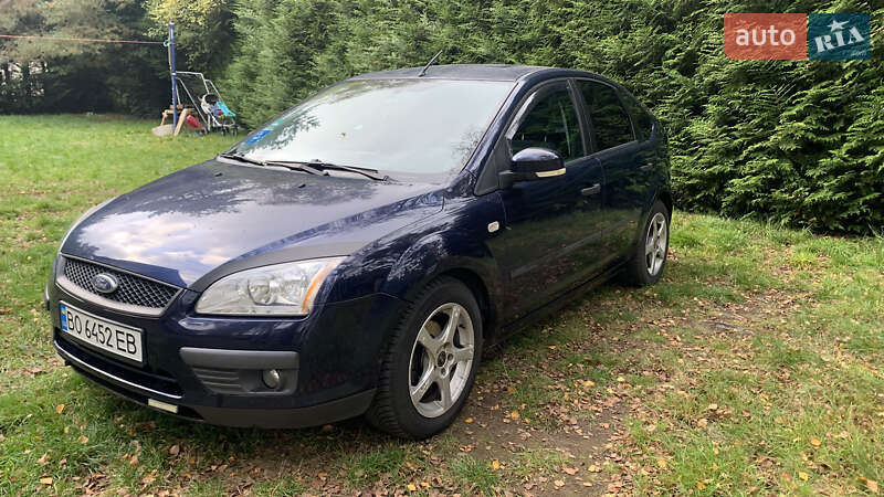 Хэтчбек Ford Focus 2006 в Борщеве