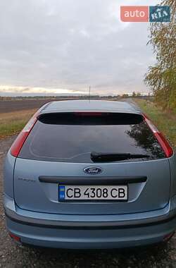 Хэтчбек Ford Focus 2005 в  фото 4 Хэтчбек Ford Focus 2005 в