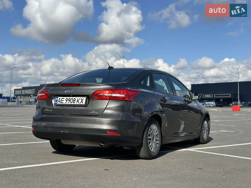 Седан Ford Focus 2015 в Дніпрі