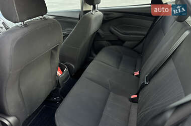 Седан Ford Focus 2015 в 