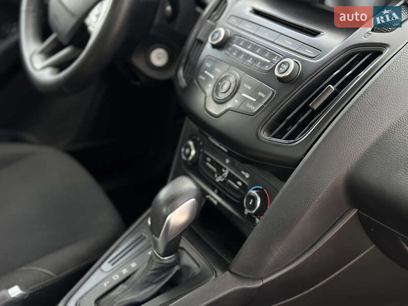 Седан Ford Focus 2015 в Дніпрі