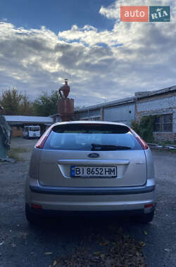 Хэтчбек Ford Focus 2005 в 