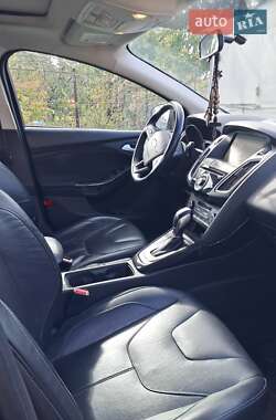 Седан Ford Focus 2015 в 