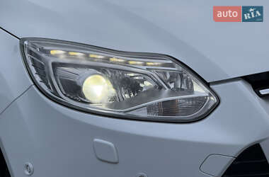 Хэтчбек Ford Focus 2013 в 