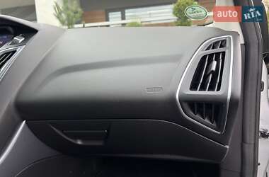Хэтчбек Ford Focus 2014 в 