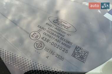 Хэтчбек Ford Focus 2014 в 