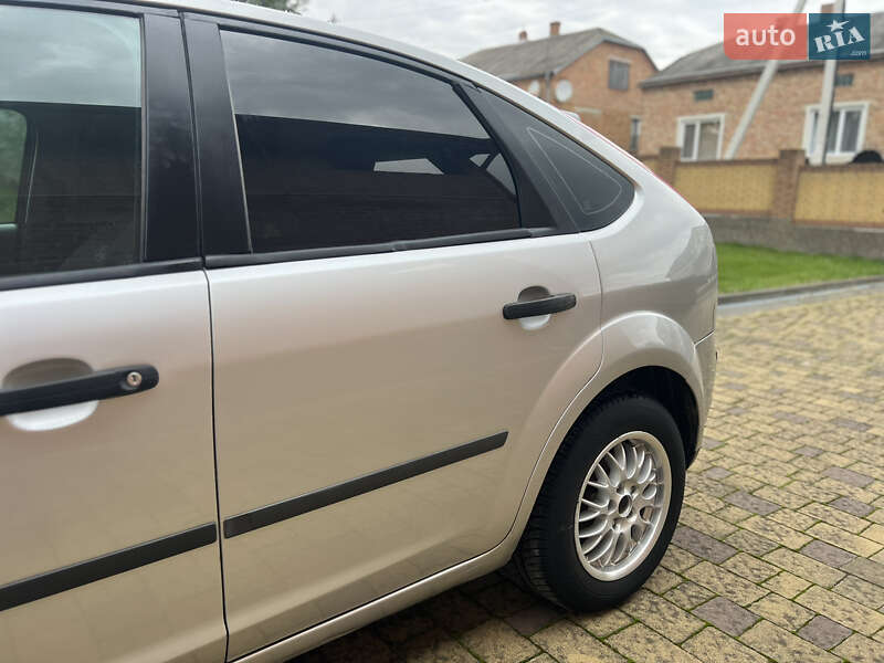 Хэтчбек Ford Focus 2005 в Львове