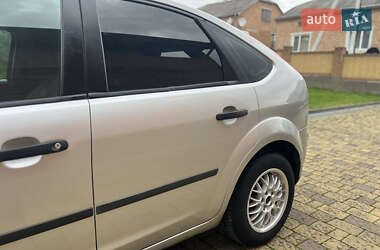 Хетчбек Ford Focus 2005 в 