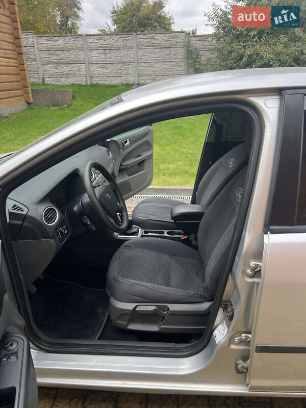 Хэтчбек Ford Focus 2005 в Львове