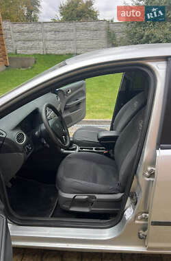 Хетчбек Ford Focus 2005 в 